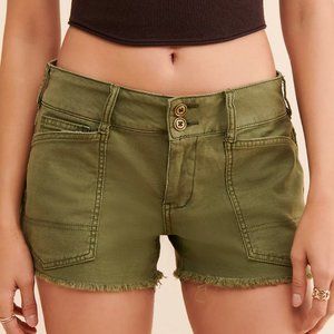 Pilcro The Wanderer Low-Rise Shorts Size 25